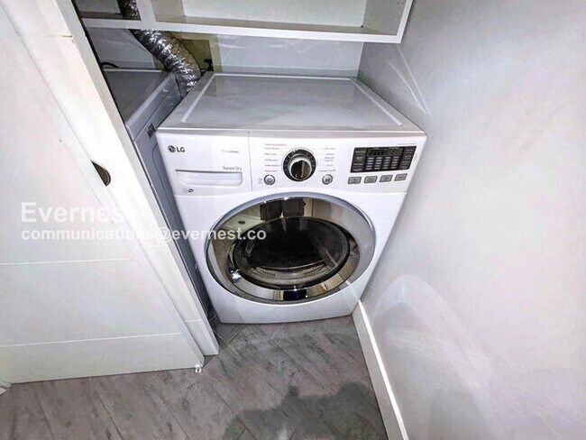 Building Photo - 199 14th St NE