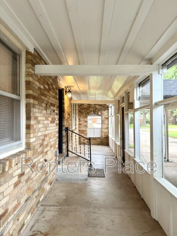 Building Photo - 5524 S Owasso Ave
