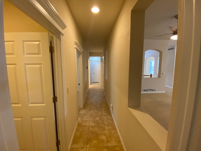 Building Photo - Available September! Beautiful and Spacious Home in Central Park!