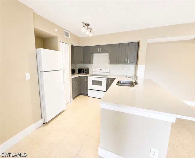 Building Photo - 1205 Wildwood Lakes Blvd