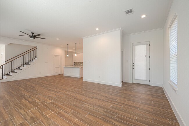 Building Photo - 13419 Scott St