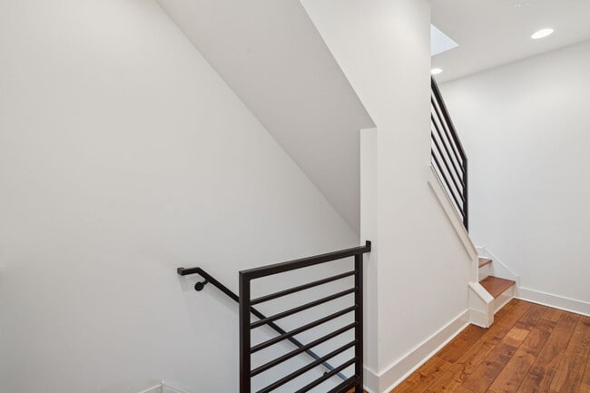 Building Photo - 2318 E Susquehanna Ave