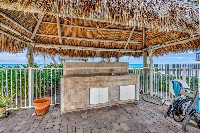 Building Photo - 2711 S Ocean Blvd