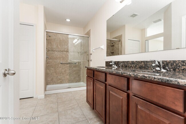 Building Photo - 1695 Litchfield Dr