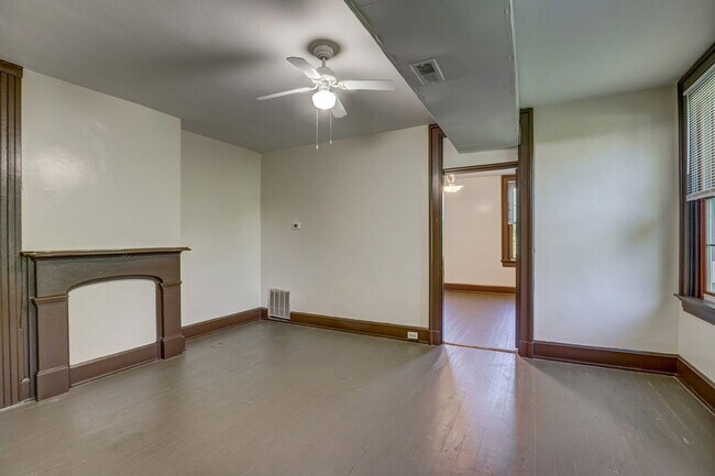 Building Photo - 111 Gage St