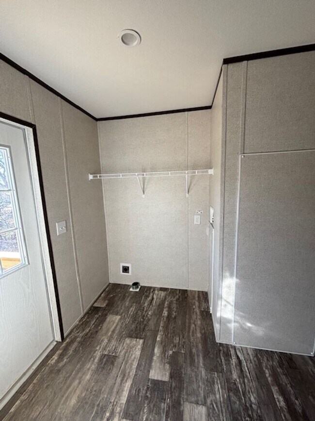 Building Photo - 5952 Yale Ave