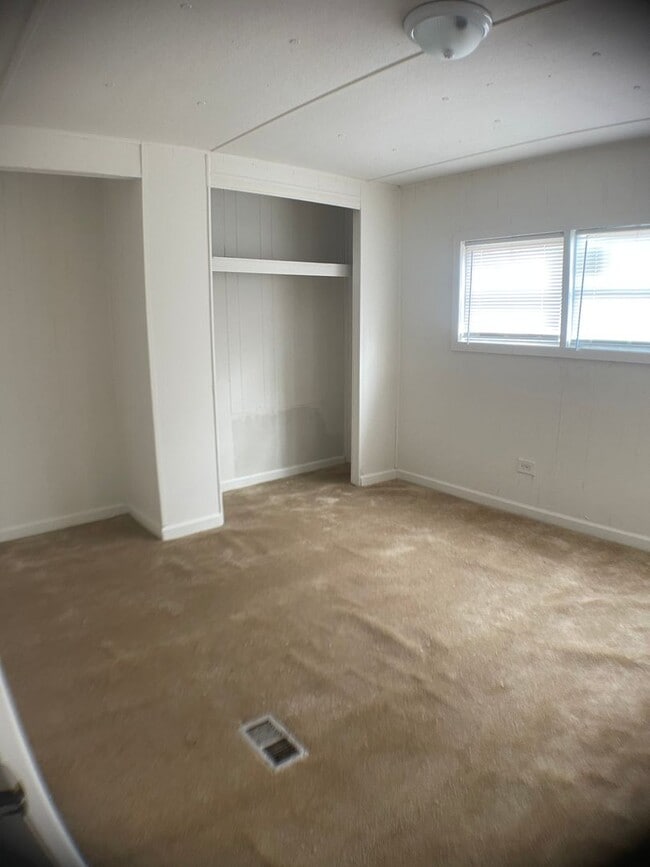 Building Photo - 2 bedroom 2 bath mh for rent!