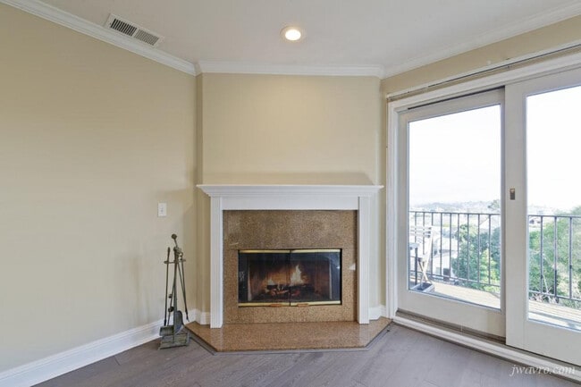 Building Photo - 25 Homestead