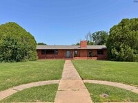Building Photo - 4115 Rivercrest Dr