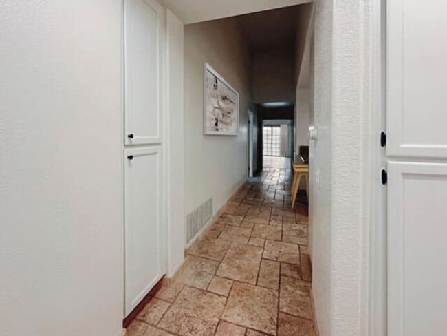 Building Photo - Spacious 3 Bed, 2 Bath Home in Encinitas