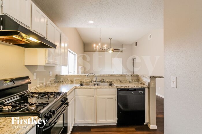 Building Photo - 5430 Santrey Dr