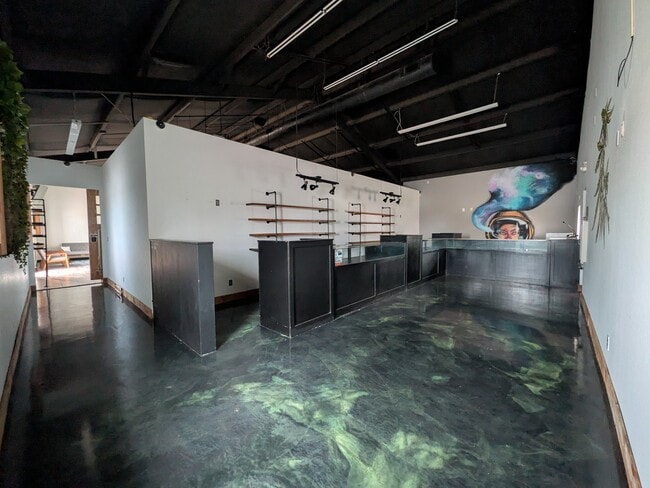 Building Photo - Commercial Retail Space