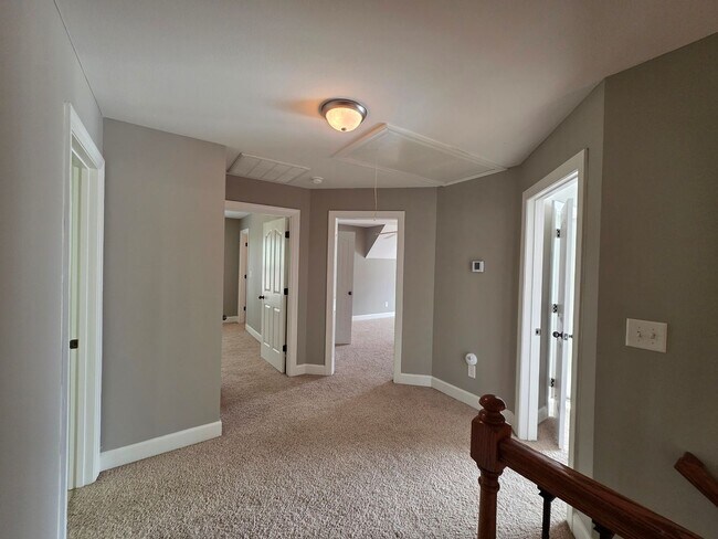 Building Photo - Holiday SPECIAL!! $500 OFF Your Move-In Co...