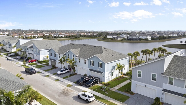 Building Photo - 4616 Longwood Lk Sq