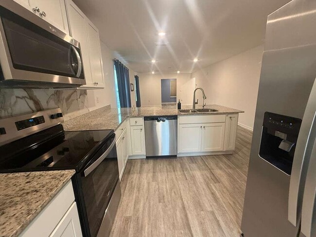 Building Photo - 128 Bluebeech St