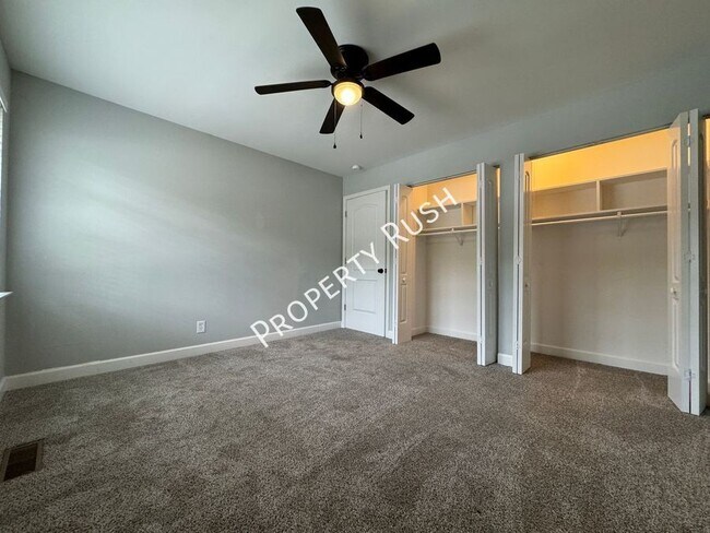 Building Photo - 806 Forest Dale Ln