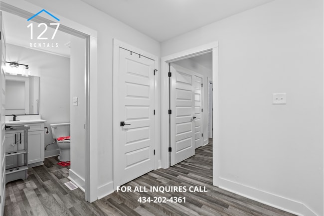 Building Photo - 3BR/2.5BA Townhome in Rustburg – Modern Am...