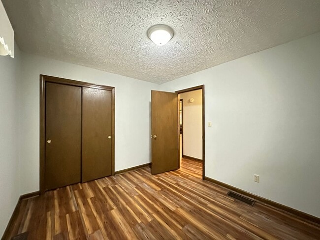Building Photo - COMING SOON! Lovely 3 BR House in Tates Creek! Garage, Fenced Backyard, Pets Ok