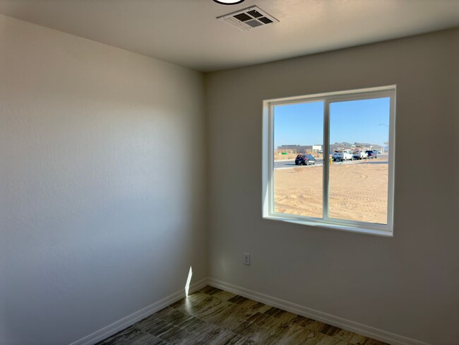 Building Photo - Brand New Three Bedroom Two Bath Home