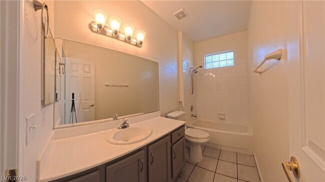 Building Photo - 2050 W Warm Springs Rd