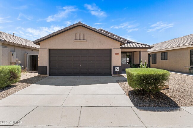 Building Photo - 3243 E Hononegh Dr