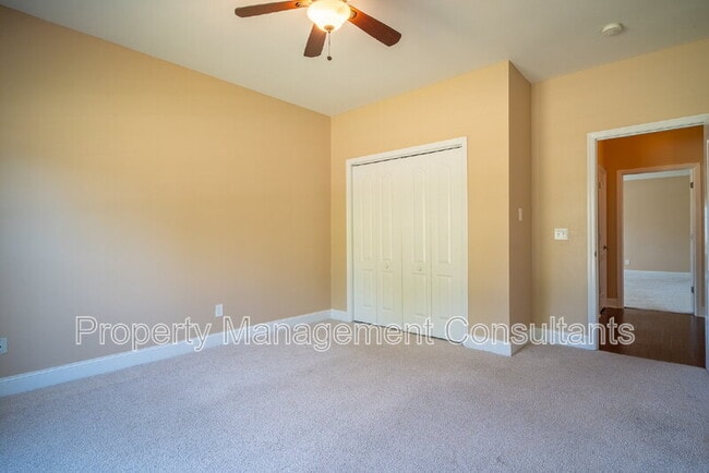 Building Photo - 178 Sarah Jane Dr