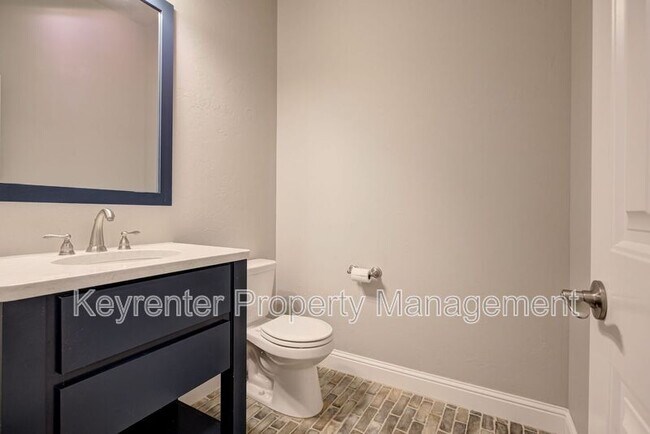 Building Photo - 15121 SE 56th St