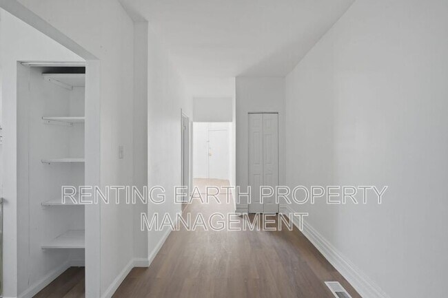 Building Photo - 3127 Clay Ave
