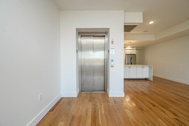 Building Photo - 1707 Palisade Ave