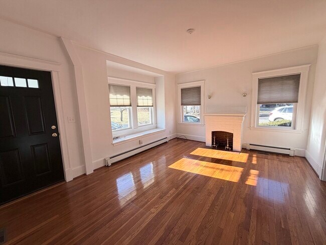 Building Photo - 9 Hollis St