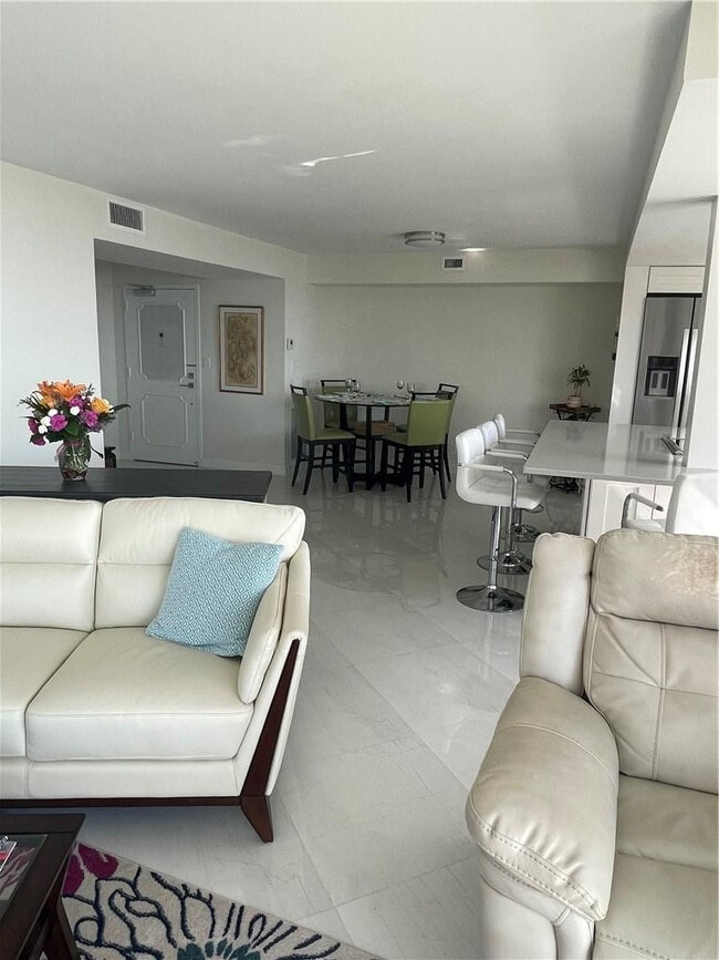 Building Photo - 5200 N Ocean Blvd