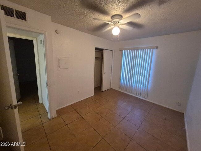 Building Photo - 851 S Horne