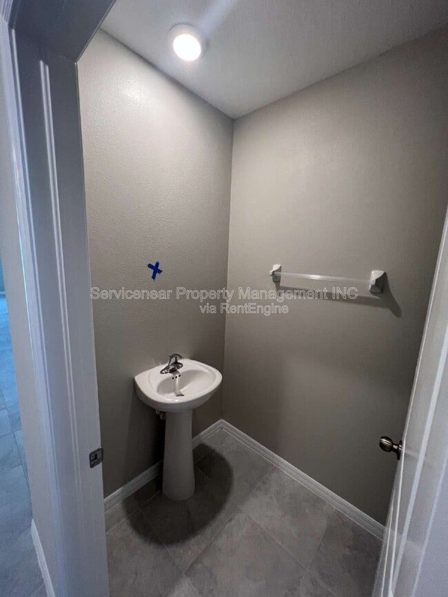 Building Photo - 7303 Canterbury Bells Ct