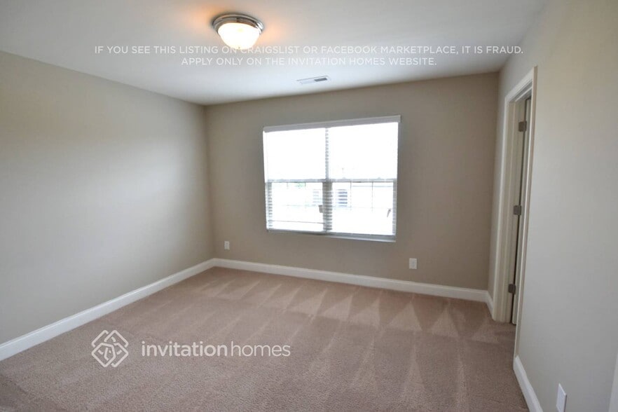 Building Photo - 5376 Roberta Crossing Dr