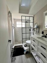 Building Photo - 5505 N Ocean Blvd