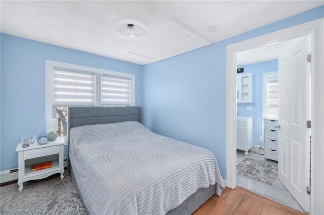 Building Photo - 206 Riverside Ave