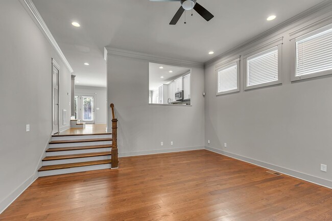 Building Photo - Modern Townhome Living in the Heart of Wed...