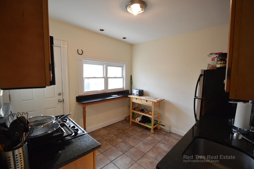 Building Photo - 23 Pratt St