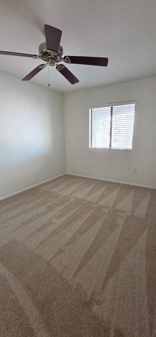 Building Photo - RARE 2nd floor 3 BEDROOM condo in the heart of Seven Hills in gated Horizons @ Seven Hills