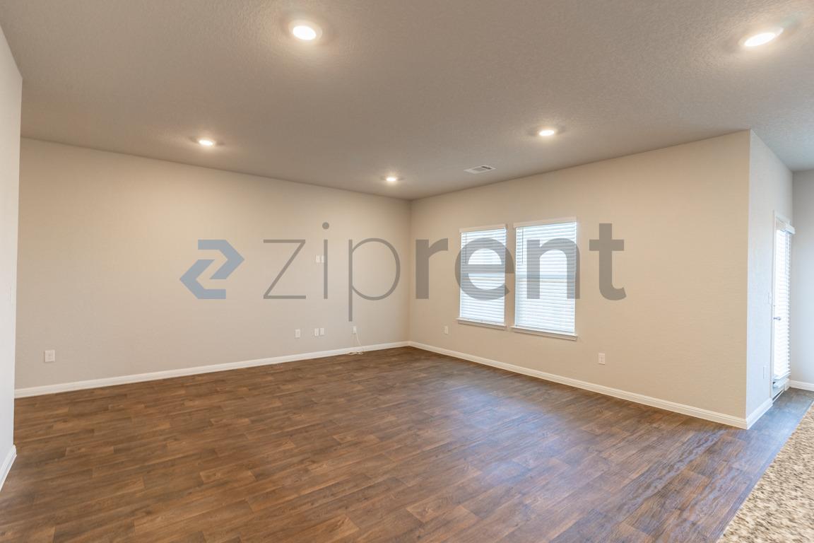 Building Photo - Unit