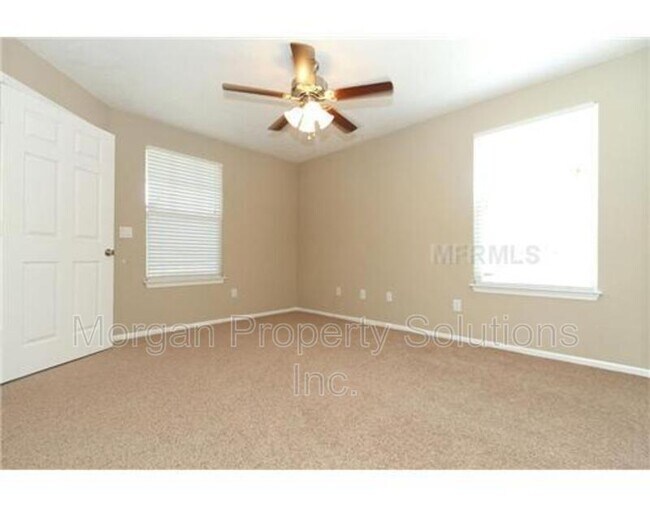 Building Photo - 5112 Park Central Dr