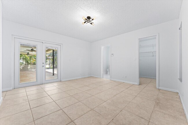 Building Photo - 11580 NW 20th Dr