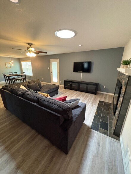 Building Photo - 1721 Caddo Dr
