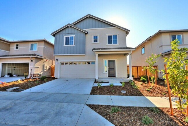 Building Photo - Beautiful Lincoln Home Available in May!