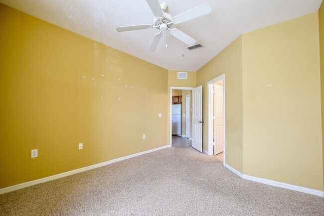 Building Photo - Spacious 3 Bed 2 Bath Unit For Rent in Orl...