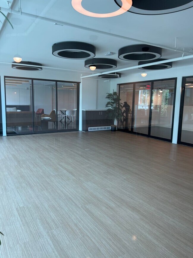 Building Photo - Brand New Kakaako Ililani Condo 2 bedroom ...