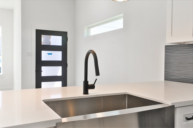 Building Photo - 8133 Cabot St