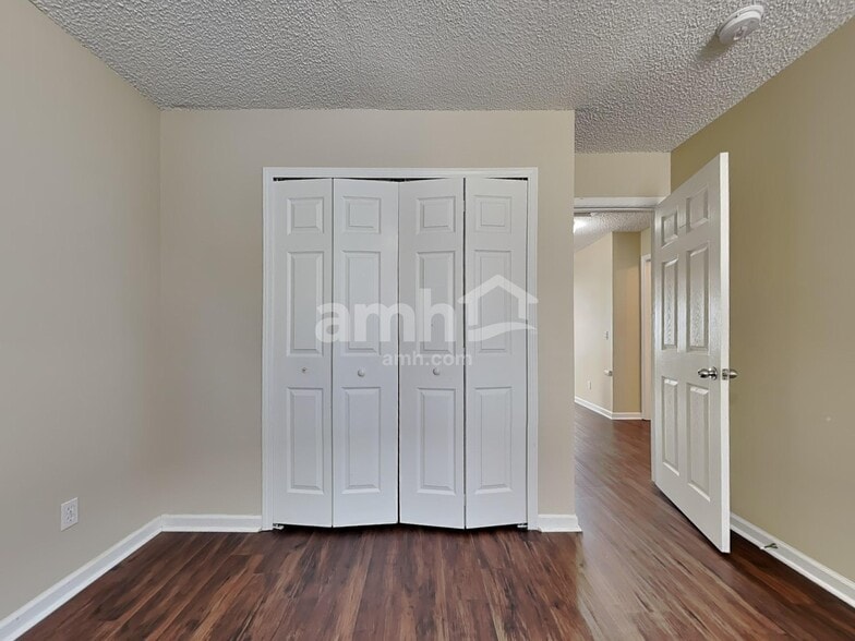 Building Photo - 620 College Park Cir