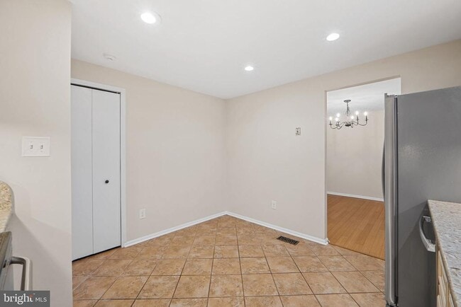 Building Photo - 6361 Woodland Ridge Ct