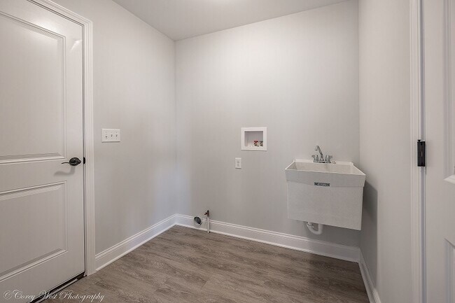 Building Photo - 2217 Concord Dr